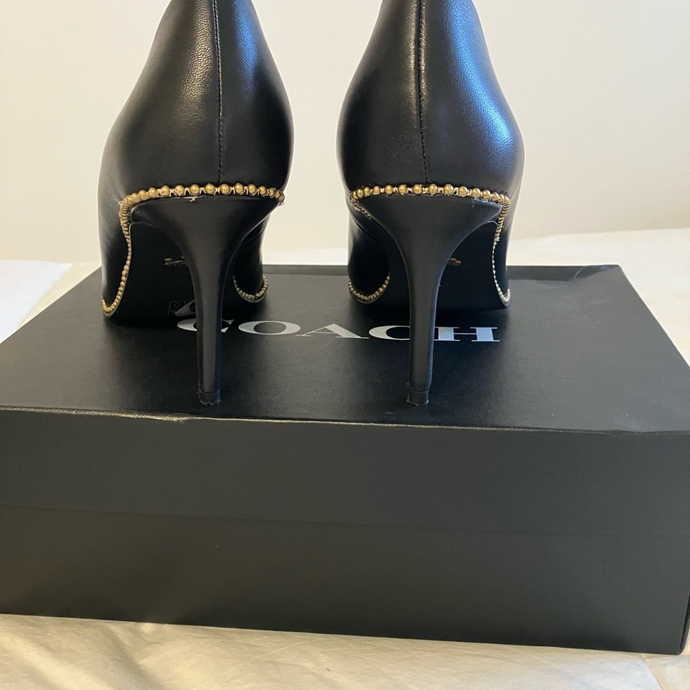 COACH Waverly Signature Pointed-Toe Leather Pumps 8 - Picture 3 of 4